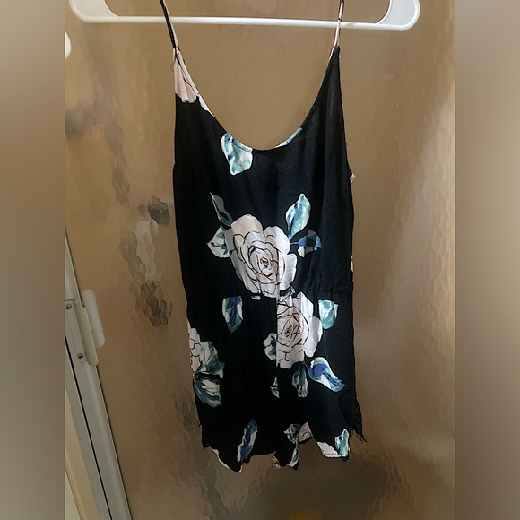 Kendall & Kylie Floral Romper Size xs - Picture 1 of 12
